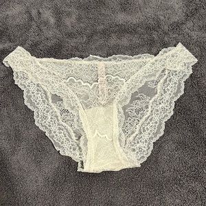NWT Victoria’s Secret Cheeky Lace Panties